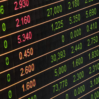 Live Chat for Financial Services (7 Tools Reviewed)